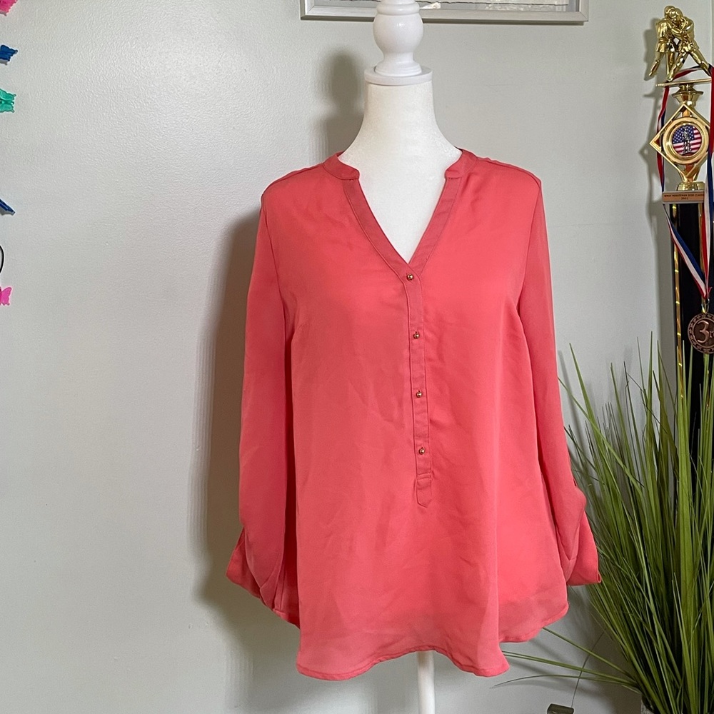 LC Lauren Conrad half-button down blouse size: M mass in Indonesia